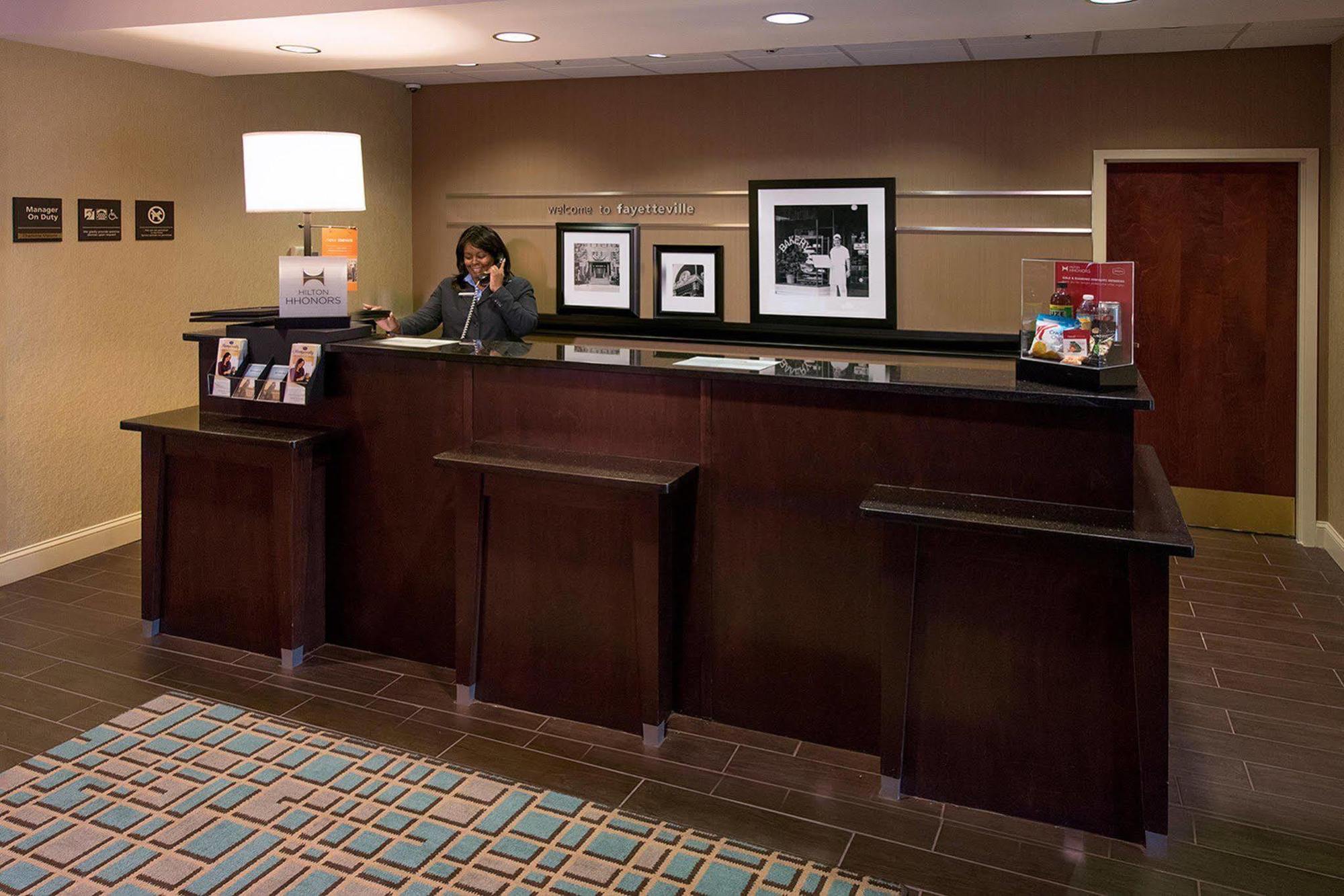 Hampton Inn Fayetteville Exteriér fotografie
