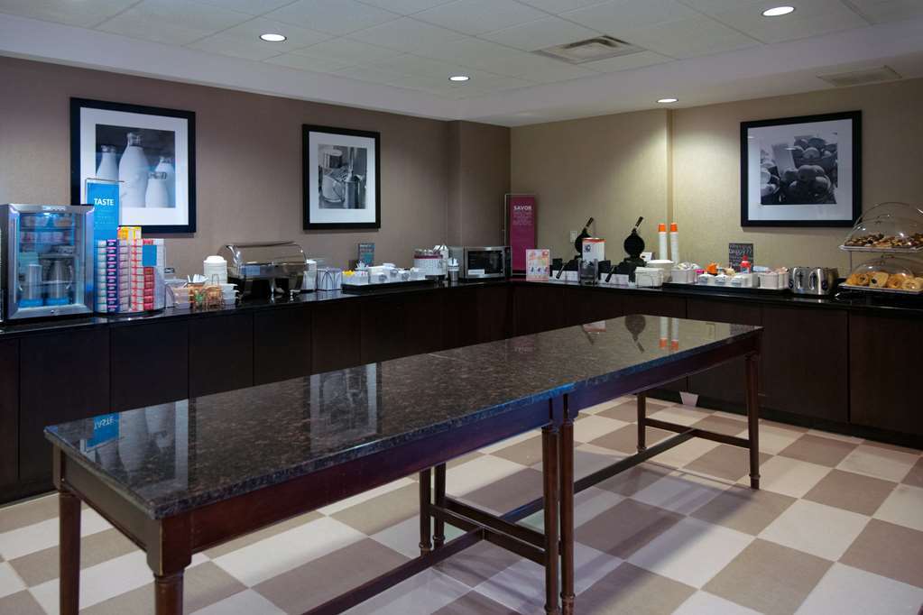 Hampton Inn Fayetteville Restaurace fotografie